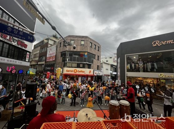‘마을愛 찾아가는 광주광역시 동구 버스킹’ 세 번째 공연 호응