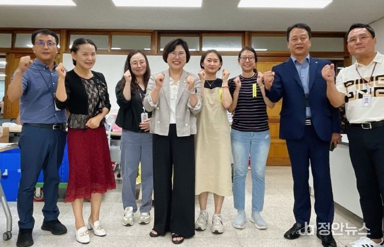 이애형 위원장, 연무중 찾아 검정고시 응시생 응원 및 관계자 격려