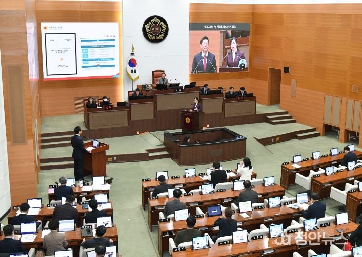 시정질문하는 이효원 의원