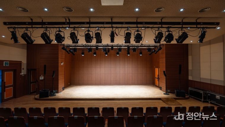 빛고을아트스페이스 소공연장