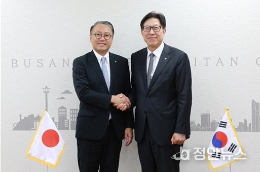 나가사키와 항공 노선, 의료, 관광 등 다양한 분야에서의 실질적 협력 강화