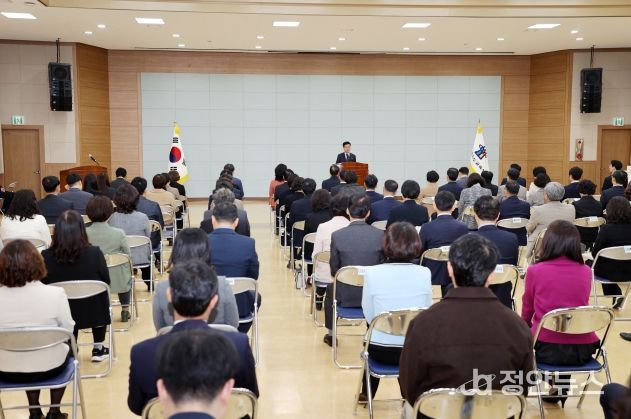 윤건영 교육감, 11월 월례조회 실시