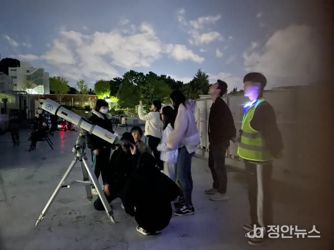 부산창의융합교육원, 2025 별 축제 ‘밤하늘, 빛을 따라’ 개최-작년 행사 모습.