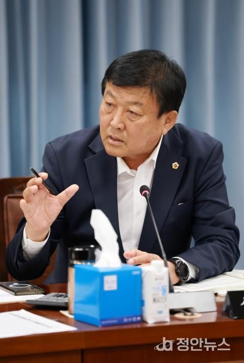 신승철 전라남도의원, “전남 바다 연 4.5만 톤 쓰레기 폭탄, ‘운반용 깡통’ 정화선 언제까지 눈 감을 텐가?”.