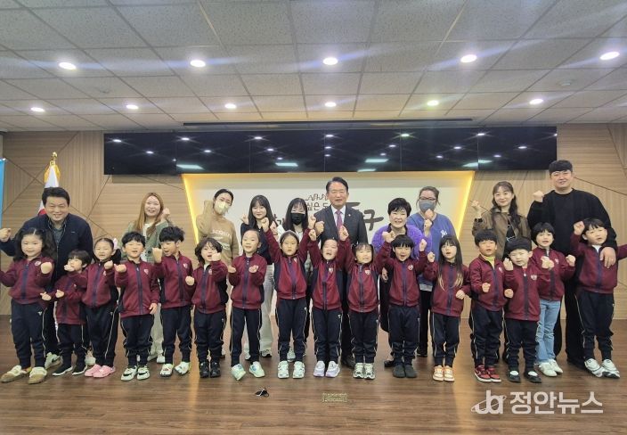 동구 정원어린이집, 수세미차 판매수익금 기탁