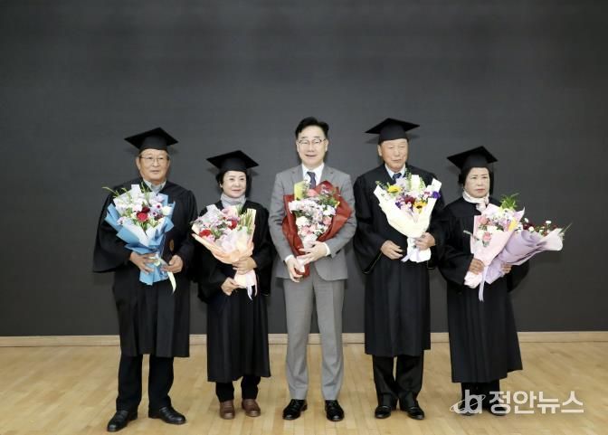 하동군, 제32기 노인대학·제9기 노인대학원 수료식 성황리 개최