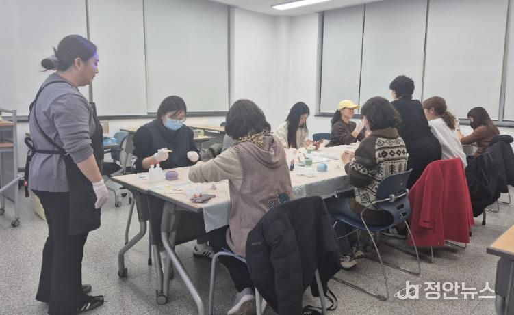 함안군립 칠원도서관 11월 원데이클래스 사진