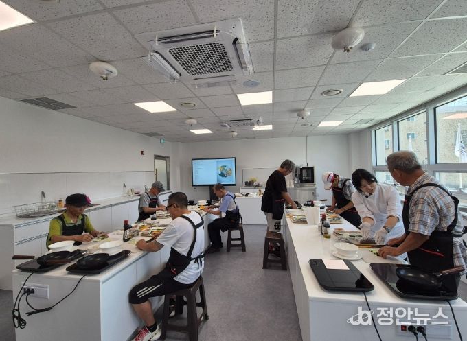 이천시 남부건강생활지원센터, 3기 요리교실 ‘앙코르 요리하는 상남자’ 성료