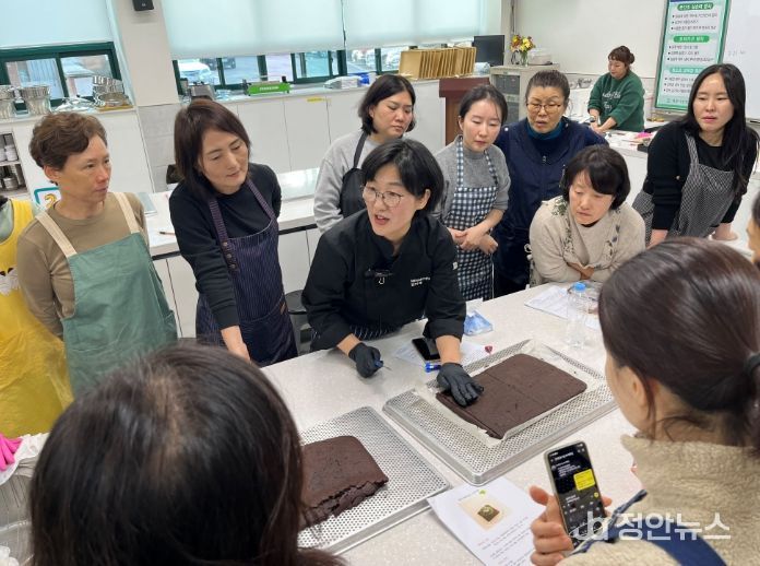 계룡시는 농업기술센터에서 건강하고 맛있는 ‘비건요리’ 과정 교육을 총 5회에 걸쳐 성공적으로 마무리했다.