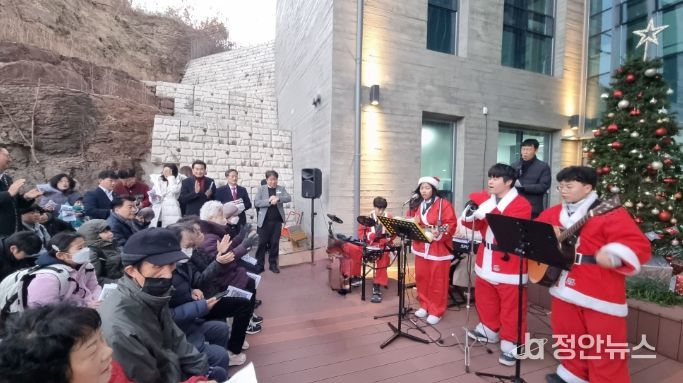 검단동, 지역사회가 함께 만든 ‘2025 트리 점등식’