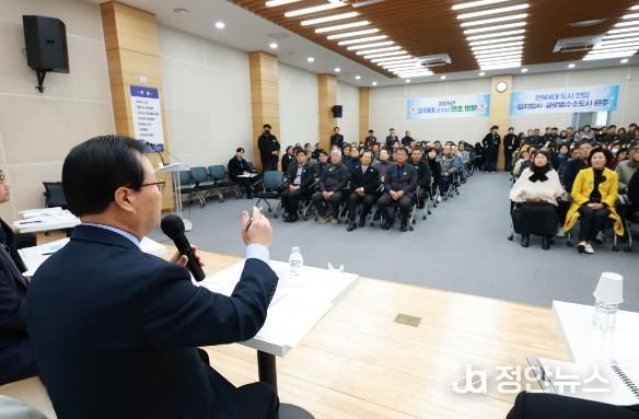 완주군, 소양 복합체육시설·구이저수지 둘레길 속도-소양연초방문