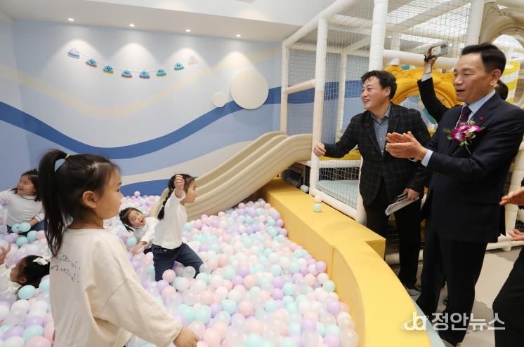 지난 12월 18일 문을 연 서울형 키즈카페 대치1동점 개관식