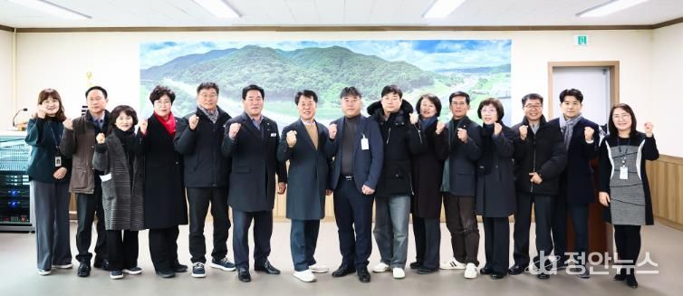 청양군의회, 농어촌기본소득 선진지 연천군 견학