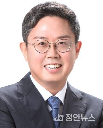 더불어민주당 안도걸 국회의원(국회 재정경제위원회 위원, 당 정책위원회 상임부의장)