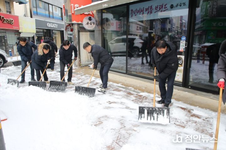정읍시, 2일 새벽 강설에 제설 ‘총력전