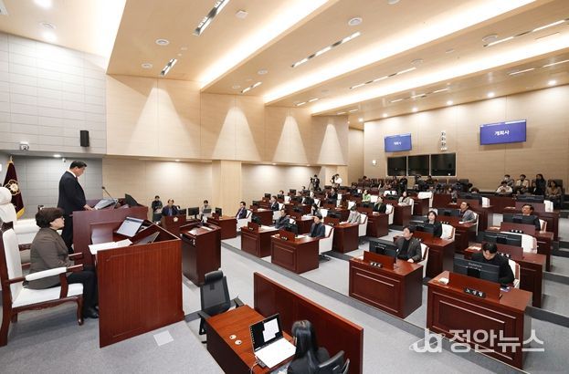 2일 열린 동작구의회 제345회 임시회 제1차 본회의 모습