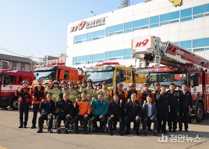 김해시, 설 맞아 동부·서부소방서 격려 방문