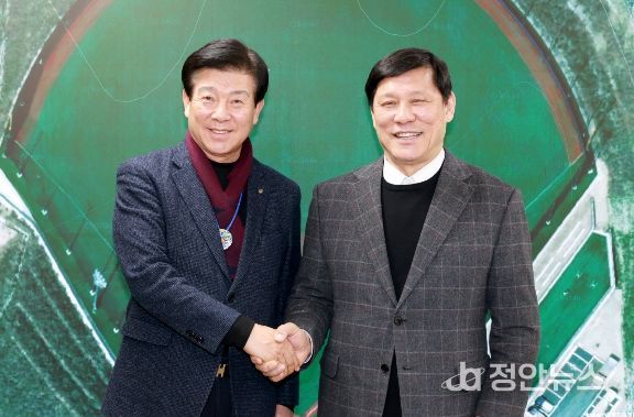 허구연 총재, 박범인 금산군수