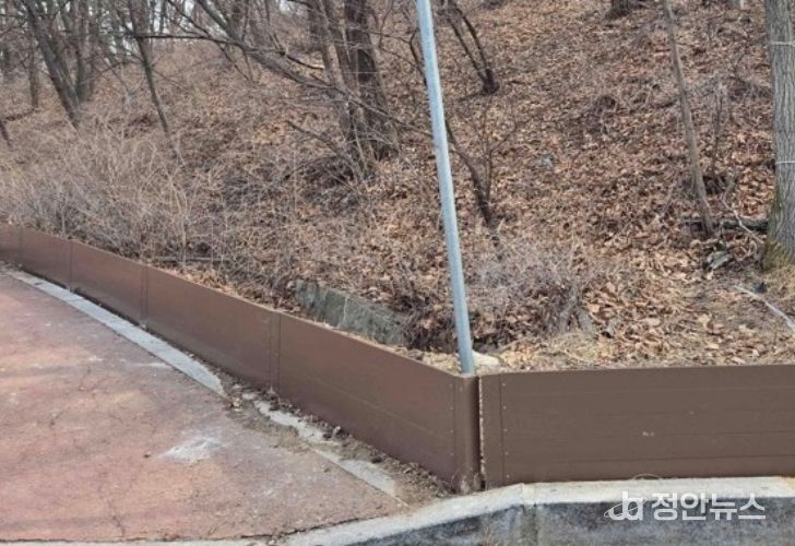 계양구, 산란기 두꺼비 보호 위해 고정식 유도 울타리 설치