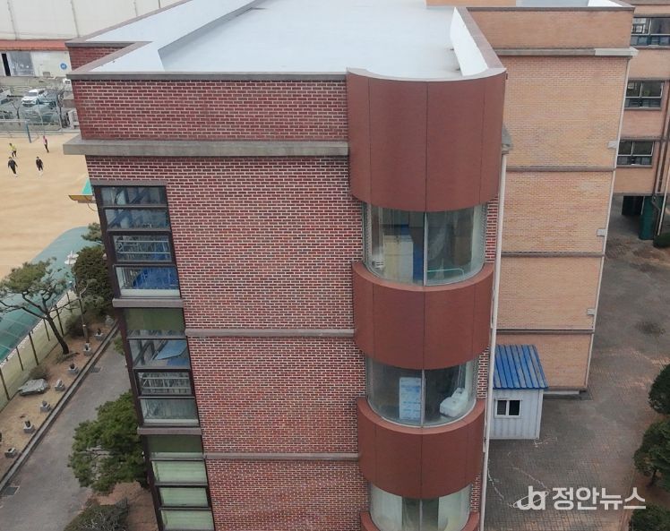 봉화초 외 1교 ‘외벽 드라이비트 교체 공사’ 완료