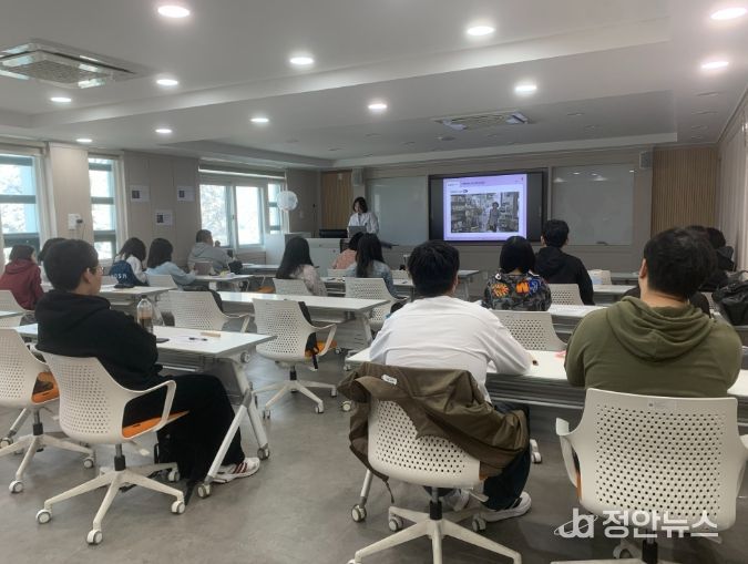 치매극복선도대학 신입생 95명 치매파트너 교육